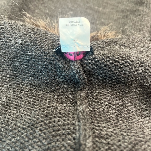 EUC Echo Dark Heather Gray Faux Fur Open Front Cape - Picture 5 of 6